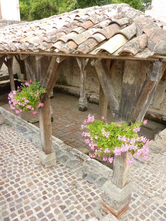 Bed and Breakfast Le Dormeur Du Val Le Mas-dʼAgenais Exterior foto